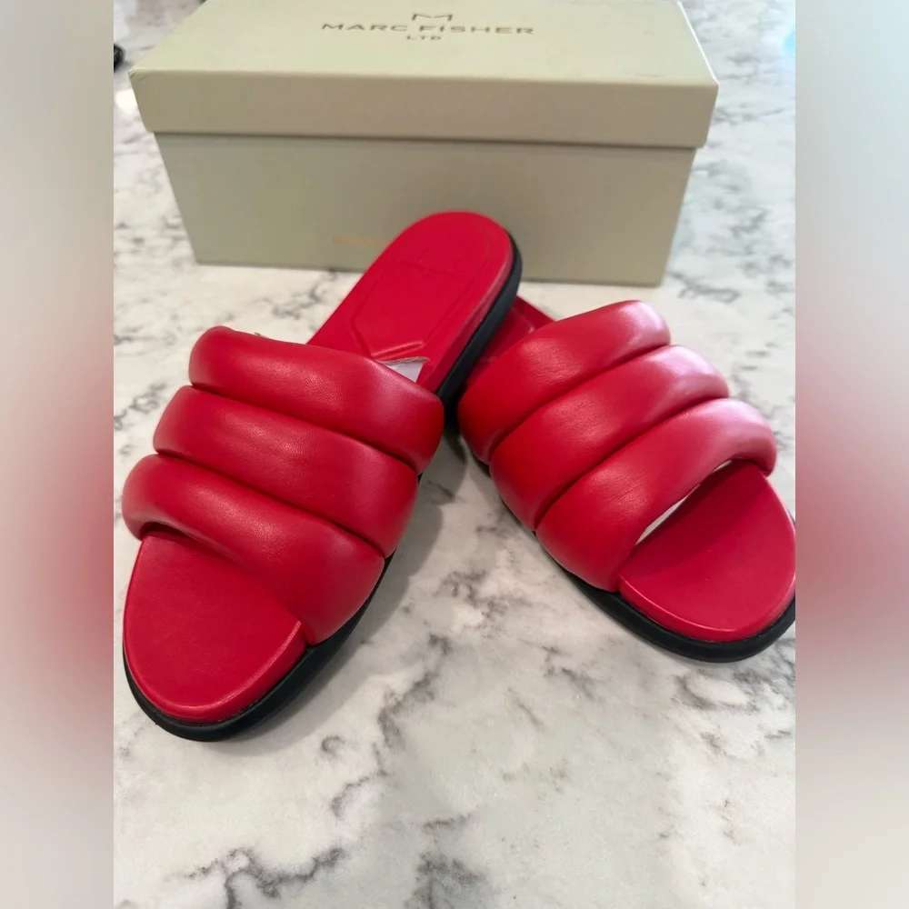 NEW Marc Fisher LTD Yessy Leather Textured Flatform Sandals Tomato Red Women’s 9